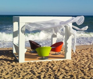 jason_champion_outdoor_temple Jason Champion's very un-sucky Zen pergola.