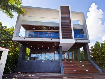 Modern home designed by Mark Diaz.