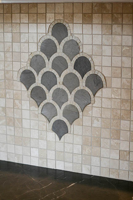 butlers-pantry-scalloped-tile-mosaic-detail-backsplash-2_web